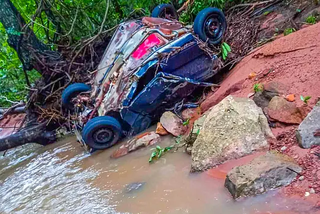 Motorista morre após carro ser arrastado pela enxurrada em Anastácio