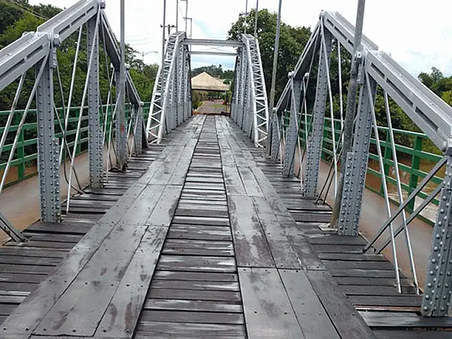 Após 10 dias, trânsito de veículos está liberado na Ponte Velha