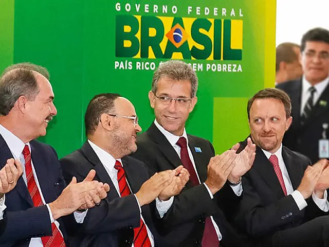 Na primeira fase de reforma, Dilma dá posse a quatro novos ministros