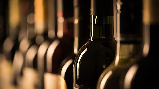PF apreende mais de 9 mil garrafas de vinho contrabandeado