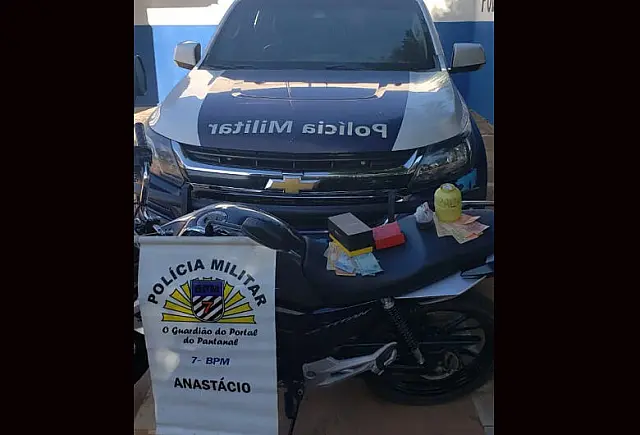 Polícia prende motociclista com porções de maconha em Anastácio