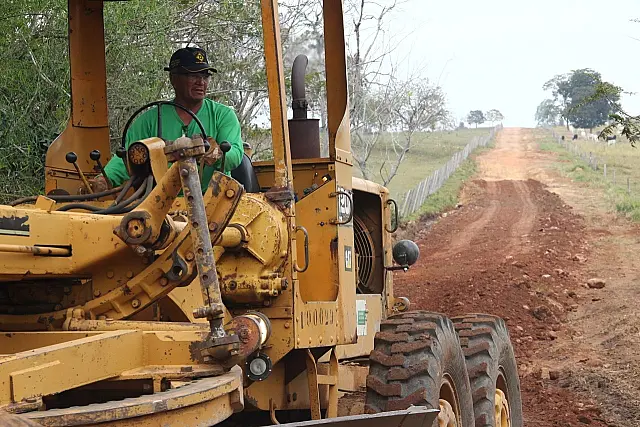 Tem início trabalho de recuperação da estrada da La Lima
