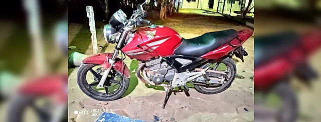 Jovem com várias passagens tenta fugir da PM, se esconde e acaba preso após tiros de bala de borracha