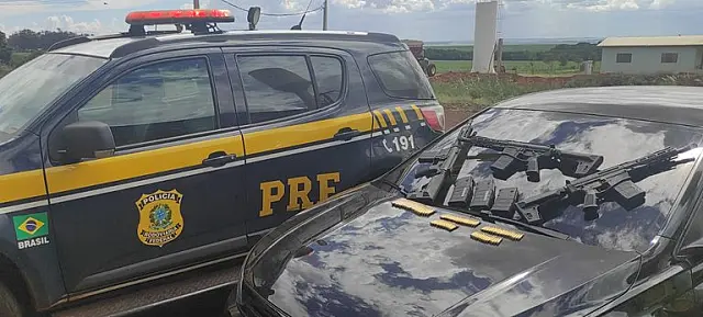 Casal é preso com fuzis e munições em MS