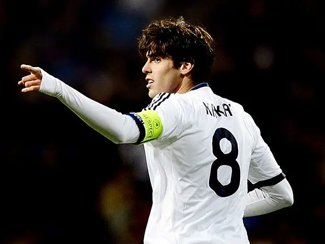 Fluminense começa a negociar por Kaká, diz jornal espanhol