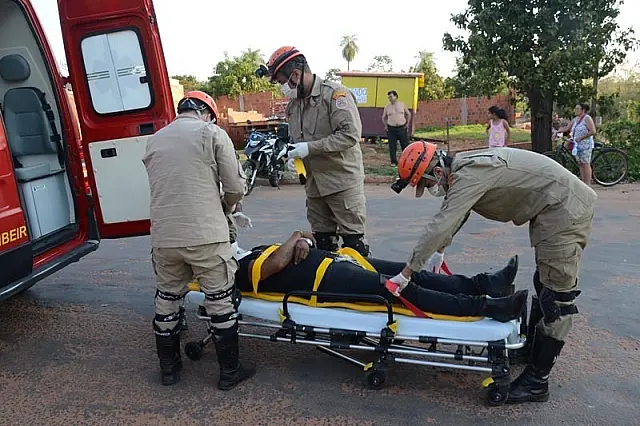 Embriagado, homem cai de moto e sofre ferimentos leves em Aquidauana