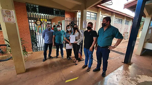 Durante reforma, Mara Caseiro solicita tenda para adequar alunos em escola de Selvíria