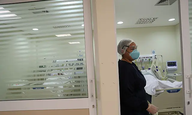 Cai ocupação de leitos de UTI para atendimento à Covid-19