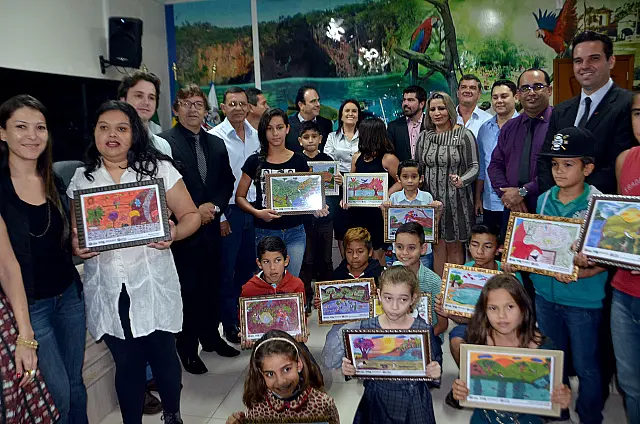 Felipe Orro participa de premiação de concurso de desenhos infantis em Jardim