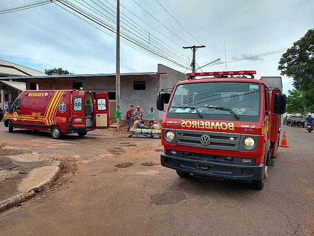 Acidente entre carro e moto deixa motociclista ferido em Anastácio