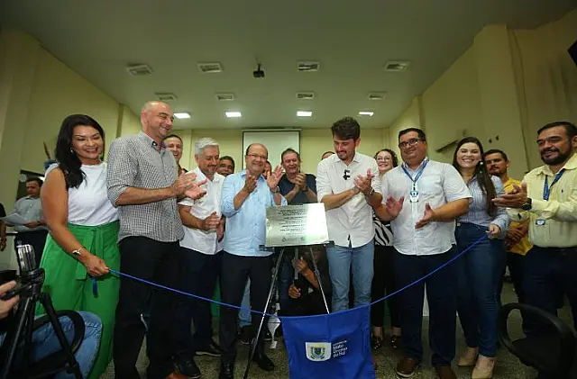 Governo entrega obra e firma compromisso para instalar Bombeiros em Itaquiraí