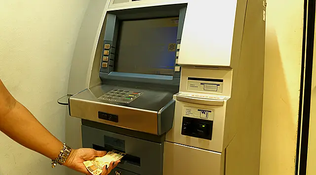 Salários pagos neste sábado somam R$ 469 milhões