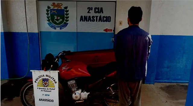 PM de Anastácio prende homem com motocicleta furtada em conveniência