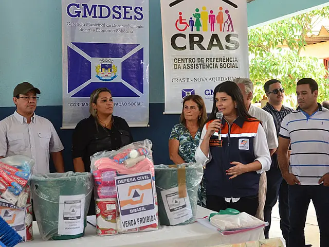Rose Modesto visita ribeirinhos e presta ajuda humanitária