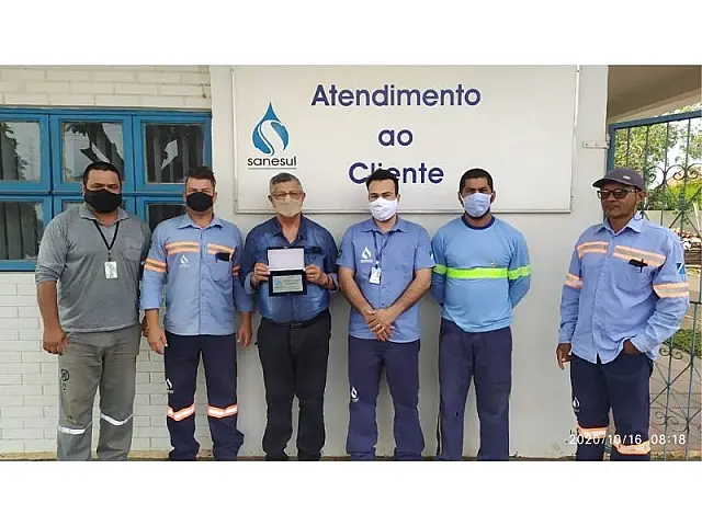 Sanesul homenageia ex-funcionário que dedicou 39 anos de trabalho à empresa