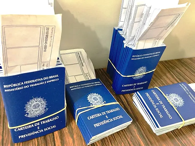 Sala do Empreendedor está emitindo Carteiras de trabalho em Bonito
