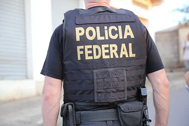 Polícia Federal combate tráfico internacional de armas