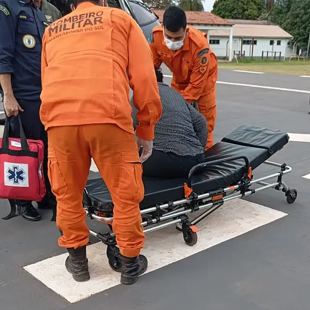 Bombeiros e Marinha resgatam idosa no Pantanal e mulher é vítima de sucuri em Corumbá