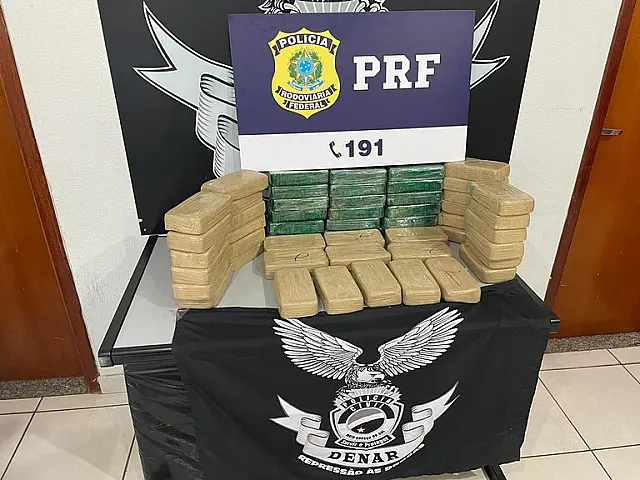 PRF e PCMS apreendem 54 Kg de pasta base de cocaína