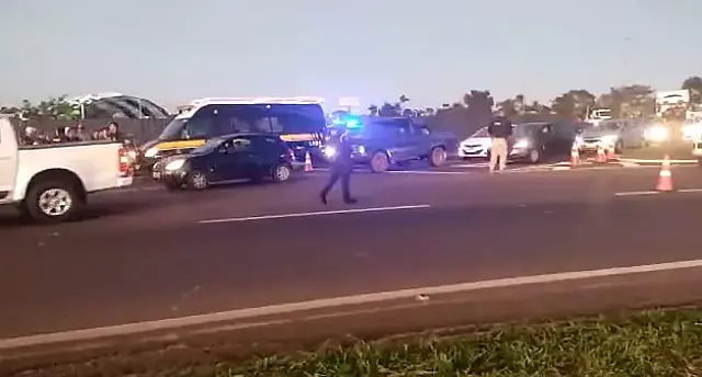 PRF flagra 54 motoristas dirigindo bêbados na saída da Expogrande