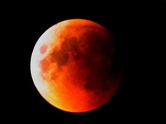 Lua vermelha poderá ser vista em todo o País durante eclipse nesta madrugada