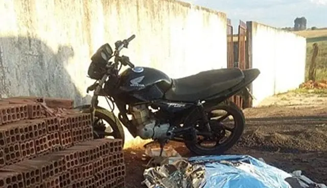 Sem CNH, homem bate moto em muro e vai preso por embriaguez