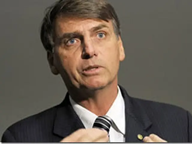 Bolsonaro acusa Jean Wyllys de heterofobia por recusar assento ao seu lado