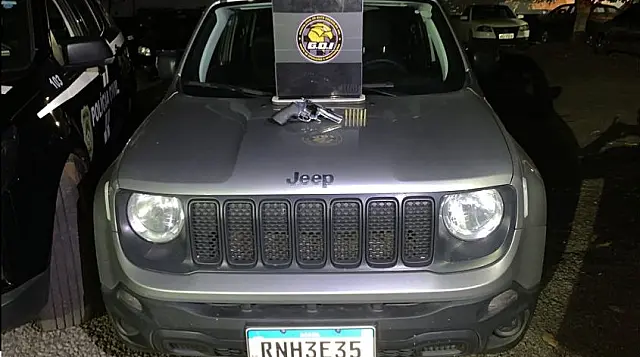 Polícia monta campana e prende suspeito de ter roubado carro em SP