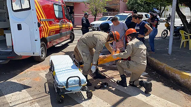 Duas motociclistas colidem em cruzamento no bairro Alto, em Aquidauana