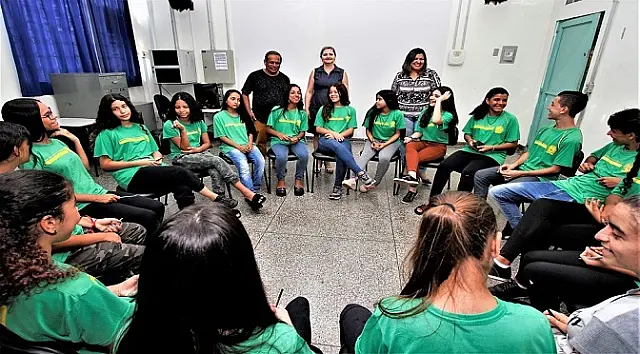 Projeto “Anjos do Bem” ajuda alunos de Escola Estadual a lidar com conflitos da adolescência