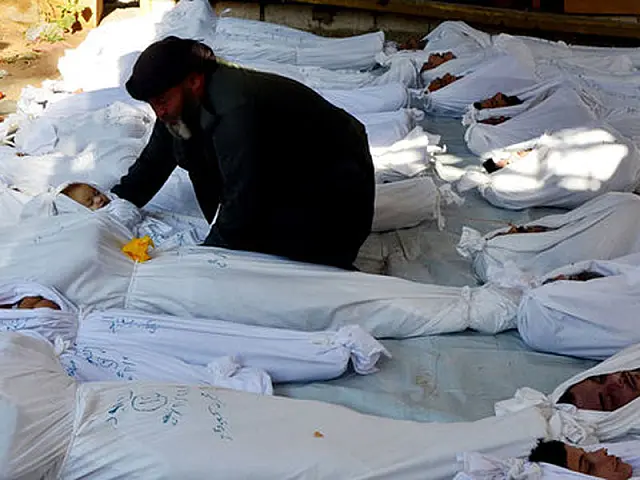 Países pressionam ONU por ação após massacre na Síria