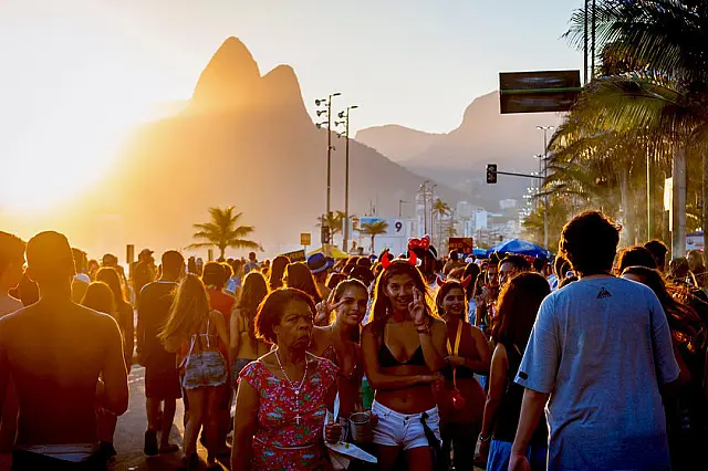 Mais de 50 blocos se apresentam hoje nas ruas do Rio de Janeiro