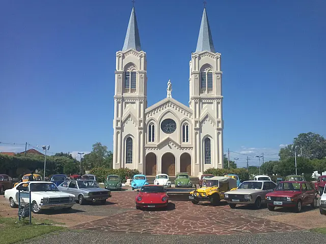 Apaixonados por Fusca e outras relíquias realizam encontro em Aquidauana