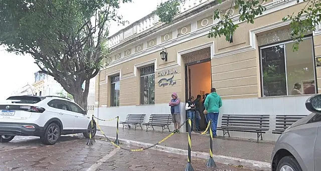Velório do pequeno Matheus é marcado por comoção em Corumbá