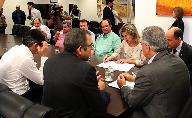 Governo retoma obras avaliadas em R$ 11 milhões para beneficiar 343 famílias do MS