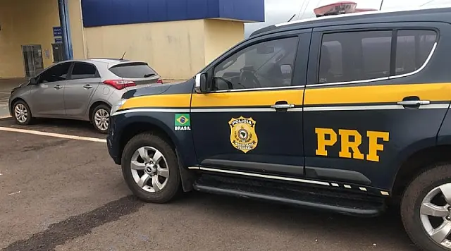 PRF recupera veículo, na BR-163, em Itaquiraí