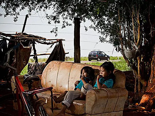 Guaranis-caiovás vivem em confinamento em Mato Grosso do Sul