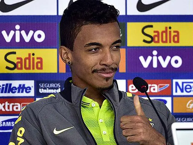 Titular menos badalado, Luiz Gustavo quer taça, não fama
