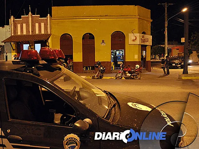 Mulher é presa acusada de explorar sexualmente dez mulheres em bar de Corumbá