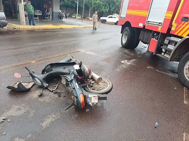 Motociclista fica ferido em colisão com carro em Anastácio
