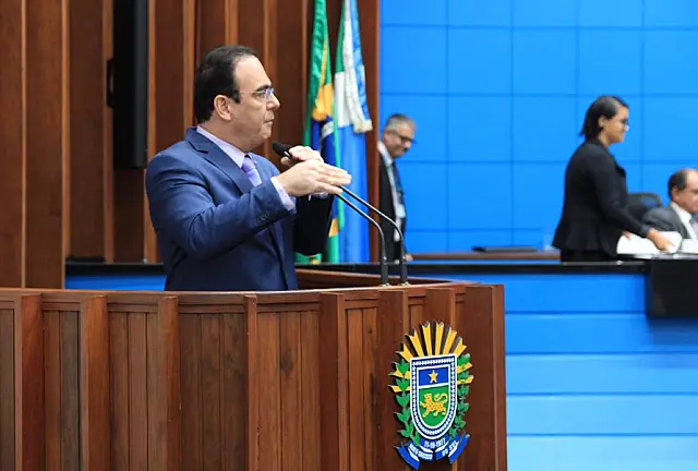 Projeto de Felipe que proíbe cobrança de taxa de religação de água e luz é aprovado