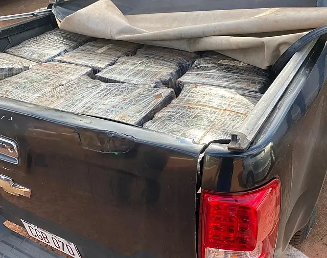 Caminhonete é apreendida com 1,2 toneladas de maconha