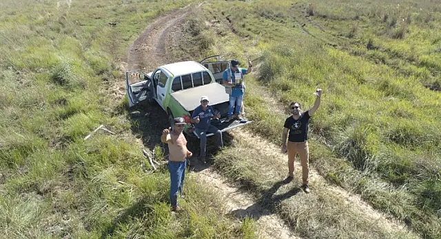 Atolado no Pantanal, grupo usa drone para enviar bilhete com pedido de ajuda