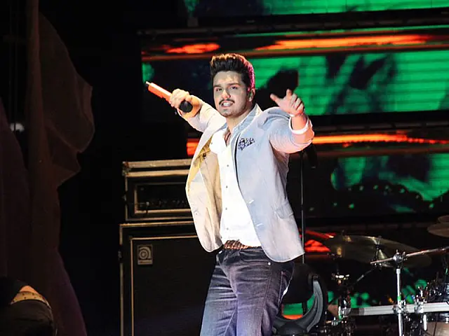 Luan Santana anima Show de Verão na Praça do Papa em Campo Grande