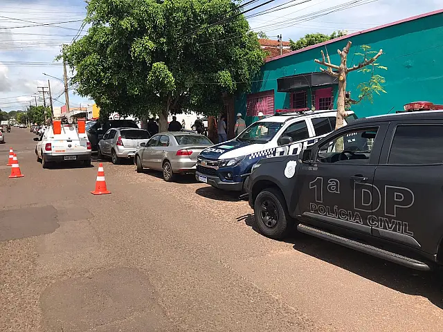 Polícia faz buscas em hotel e encontra TV furtada e ligação clandestina de energia