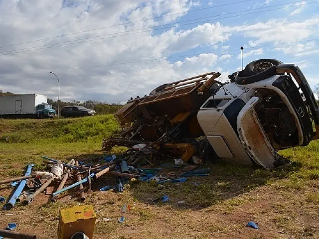 Caminhoneiros morrem mais que motoboys em acidentes de trânsito durante trabalho
