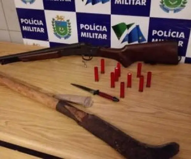 Idoso tenta matar o próprio filho com espingarda
