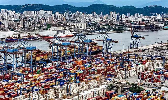 Governo anuncia R$ 18,5 bilhões em crédito para empresas afetadas por tarifaço dos EUA