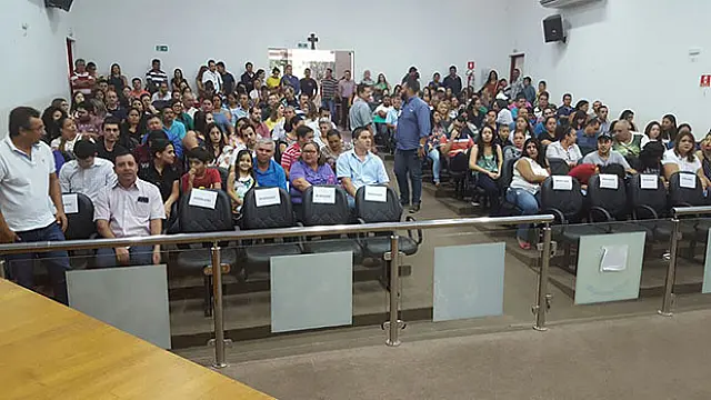 Prefeitura dá posse a 88 novos servidores para a áreas da saúde e educação