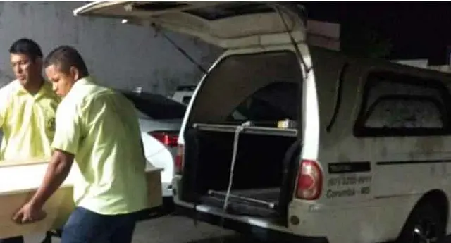 Corpos de trabalhadores mortos em fazenda são levados para Guia Lopes